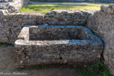 <center><center>Vaison-la-Romaine : le site de Puymin. </center></center>La maison à la tonnelle. La  cuisine : l'évier ou le pétrin.