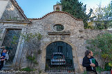 <center><center>Vaison-la-Romaine : la haute-ville.</center></center>Place de l'Orme. Les restes de la chapelle dédiée à Sainte-Constance. Cette reine d’Aragon d’une grande charité et à la foi profonde est la mère de Sainte-Elisabeth du Portugal. Dans le Paradis de Dante elle est « La Bonne Constance »