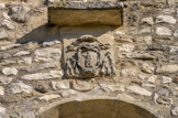 <center><center>Vaison-la-Romaine : la chapelle Saint-Quenin</center></center>Armoiries de l’évêque Joseph-Marie de Suarès.