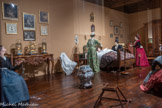 <center>Arles : Musée Arlaten. </center>La Visite à l'Accouchée. Les mannequins sont dus au sculpteur Claude-André Férigoule.