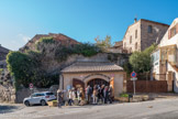 <center>Les Arcs sur Argens : la maison de l'histoire des Arcs.</center>909 - Sur l'inventaire dressé par Fouquier, du cartulaire de l'abbaye bourguignonne de Cluny apparaît pour la première fois le nom d'Arcus.Ce mot latin faisait référence aux arches du pont Aurélien qui permettait de franchir la rivière d'Argens, au sud des Arcs.
1030 - Construction du castrum. 
- Roubaud fondateur de la dynastie comtale mise en place par le roi Louis l'Aveugle, s'installe à la 