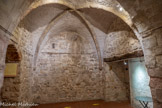 <center>Les Arcs sur Argens : La chapelle Saint Pierre.</center>Une des deux chapelles latérales ajoutées au sud au XVIe siècle.