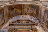 <center>Les Arcs sur Argens : L’église Saint Jean Baptiste.</center>A gauche, l'Annonciation. A droite, Sainte Anne et Marie.