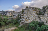 <center>Ruines du château de Saint-Marcel.</center>Zone de la Grande salle et vestiges du donjon.