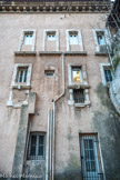 <center>Le château de Gueydan.</center>Façade arrière.