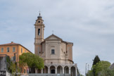 <center>Eglise abbatiale de St Pons</center>Installée en hauteur sur la rive droite du Paillon, au nord-est de Nice, l’abbaye de Saint-Pons est l’un des plus anciens monastères du Sud de la France avec l’abbaye de Lérins et l’abbaye Saint-Victor de Marseille. La situation géographique de ce site est déterminante car nous ne sommes pas loin de la voie romaine qui reliait l’Italie à la Gaule méridionale. C’est au nord de l’actuelle abbaye que saint Pons, fils d’un sénateur romain, converti au christianisme, aurait été décapité.
D’après la légende, rapportée dans le Martyrologue romain, Pontius, premier martyr niçois, aurait été supplicié dans l'amphithéâtre de Cimiez au IIIe siècle après J.-C.
Sorti indemne de différentes tortures, il aurait été ensuite exécuté à proximité même de l’actuelle abbaye.