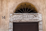 <center>Le Vieux Nice.</center>Rue Droite. Linteau gravé « JUSTUS JUDEX IHS», (« Christ est mon juge »)