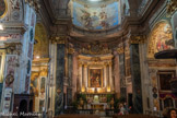 <center>Eglise ND de l'Annonciation. Chapelle Ste Rita.</center>La première pierre de la nouvelle construction est posée le 15 mai 1677. Vers 1685 l'église est achevée. Entièrement restructuré au XVIIe siècle, en pleine floraison du baroque niçois, l'intérieur de la chapelle est d'un luxe et d'une richesse inouïs. La nef est rectangulaire et, séparé par un arc triomphal, un chœur en hémicycle est  surmonté d'une étrange demi-coupole. a nef est ornée, latéralement, de six chapelles qui furent entretenues, comme dans toutes les autres églises du Vieux-Nice, soit par des groupes (corporations ou confréries), soit utilisées comme sépulture jusqu'à la fin du XVIIIe siècle par des particuliers, nobles en général.