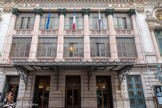 <center>Le Cours Saleya.</center>L’opéra de Nice. Dès 1882, la municipalité d’Alfred Borriglione décide de reconstruire et d’agrandir un nouveau théâtre sur les cendres de l’ancien. Les plans sont réalisés par l’architecte François Aune et validés par Charles Garnier. L’architecture extérieure est inspirée d’un style dit éclectique.