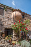 <center>Castelnou</center>Four à pain greffé sur la façade.