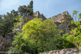 <center>Castelnou</center>Le Château Vicomtal fût construit vers 988-990, pour servir de capitale militaire et administrative à la vicomté de Vallespir, créée lors du partage des comtés d’OIiba Cabreta, Comte de Cerdagne et de Besalü, entre ses enfants, Bernard Taillefer, héritier du Comte de Besalü, du Vallespir, du Fenouillèdes, de Peyrepertuse et de Guilfred qui hérita de la Cerdagne, du Confient et du Capcir.