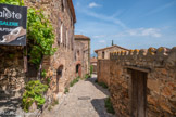 <center>Castelnou</center>La  carrer d'avall (rue du bas).