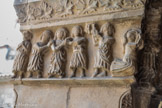 <center>Cathédrale Sainte-Eulalie-et-Sainte-Julie d'Elne</center>Martyre des Stes Eulalie et Julie : Saintes patronnes de la cathédrale, ces deux jeunes chrétiennes de Mérida furent persécutées par les romains à l’âge de 13 ans. Elles subirent le même sort que le Christ pour avoir refusé de renier leur foi. La flagellation.