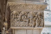 <center>Cathédrale Sainte-Eulalie-et-Sainte-Julie d'Elne</center>Dormition de la Vierge. Les Apôtres pleurent autour du lit et le Christ, reconnaissable à son nimbe crucifère, tient l'âme de sa mère. Cette dernière est représentée, selon une iconographie classique, sous la forme d'une petite figurine. Rencontre du Christ ressuscité et de Marie-Madeleine