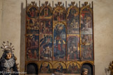 <center>Cathédrale Sainte-Eulalie-et-Sainte-Julie d'Elne</center>Da haut en bas et de gauche à droite : St Michel 
chasse les Mauvais Anges du Ciel ; St Michel
pèse les Ames ; Jésus-Christ en Croix ;  Miracle
du Mont - Gargan ; St Michel apparait à l’Evêque de Seponto ; La femme enceinte délivrée de la marée montante : Miracle du Château St-Ange ; St Michel vainqueur du Dragon ; Miracle du Mont - Gargan ; St Michel délivre les Ames. Dans la prédelle : St Gabriel ; La Vierge-Mère allaitant son Fils ; St Raphaël.