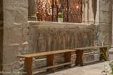 <center>La cathédrale Notre-dame de Nazareth</center>Enfeu, sans gisant et décoré d'arcatures ogivales et de personnages.