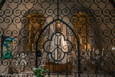 <center>La cathédrale Notre-dame de Nazareth</center>Statue de Notre Dame de Nazareth.