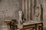 <center>La cathédrale Notre-dame de Nazareth</center>La fonts baptismaux.