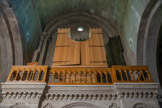 <center>La cathédrale Notre-dame de Nazareth</center>L’orgue Ahrend, fermé par deux grands battants en bois clair. Pour remplacer l’ancien orgue Beaucourt, la cathédrale s’est dotée en juillet 2007 d’un nouvel orgue de tribune, superbe instrument à deux claviers, de vingt jeux et de 1 072 tuyaux, construit tout exprès par le facteur allemand Jürgen Ahrend.