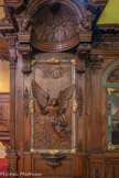 <center>Saint-Jean-en-Royans.</center>Eglise Saint-Jean. A gauche, le panneau en bois sculpté présente un ange de l’Annonciation dont les mains tenaient autrefois un phylactère où était écrit : « Ave maria gratia plena » (Je vous salue Marie pleine de grâce).