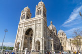 <center>La Basilique Cathédrale Sainte-Marie-Majeure</center>Côté Est où se trouve la Vieille Major, à droite.