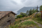 <center>Chapelle saint Antoine.</center>Cette route du sel, au départ de Nice, rejoignait la vallée de l’Ubaye par le col de Restefond en passant par Clans. Dans l’espoir de faire un bon voyage sans croiser quelques pilleurs et de rester en bonne santé, les marchands itinérants et autres imploraient le ciel. Voilà pourquoi cette chapelle a été placée sous le vocable de Saint Antoine l’Ermite qui, fondateur de l’érémitisme et des premières communautés monastiques occidentales, était considéré comme un grand guérisseur car il soignait les malades atteints de la fièvre des ardents et comme saint protecteur très populaire dans le milieu des voyageurs.