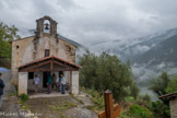<center>Clans. Chapelle saint Antoine.</center>C'est une petite chapelle rustique à clocher-mur précédée d’un large porche. Construite au XVe, c'était une chapelle vigie, ouverte comme le montre la démarcation en ogive sur la façade, et qui servait d’abri aux voyageurs et pèlerins qui empruntaient la fameuse route du sel qui allait de Nice à la vallée de l'Ubaye. Au XVIIIème siècle le campanile fut ajouté, ainsi que le porche après la grande guerre de 14-18.