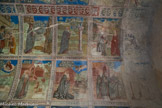 <center>La vie de saint Antoine</center>Les trois tableaux relatant les tentations de saint Antoine : une coupe contient des pièces d'or avec le diable aux pieds crochus caché derrière un arbre, la tentation aux anciennes idoles, une dame vêtue de rouge, aux pieds fourchus, remonte un peu sa robe. Dans tous les panneaux, on a la représentation d'un arbre fleuri, malgré que l'on soit dans un désert : cela montre que par sa seule présence, saint Antoine crée  l'abondance, l'espérance, la fertilité.