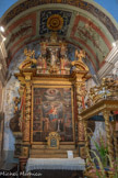 <center>L’église Sainte Marie </center>Autel du Mystère du Rosaire. A droite, le baldaquin où l'on place la Vierge à l'Enfant. Le tableau représente la Vierge et l'Enfant Jésus donnant le rosaire à saint Dominique et sainte Catherine de Sienne entourés de personnages : rois, un cardinal, éclésiastiques, et en particulier le pape Pie V et l'empereur Maximilien II ? Peinture Classée, de Jean Rocca, 1650