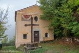 <center>Chapelle Saint-Jean-Baptiste</center>Établie sur l'antique chemin, devenu voie ducale puis royale, qui reliait Utelle à Saint-Étienne-de-Tinée, elle a été édifiée ou reconstruite au XVIIIe siècle (1728). Désertée pendant de nombreuses années, elle a été restaurée en 1993 par Guy Ceppa avec la création d’un somptueux cadran solaire sur lequel est marqué  