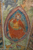 <center>Chapelle des Pénitents blanc</center>Le Christ tient un globe terrestre surmonté de la croix dans sa main gauche et lève solennellement la main droite, le « doigt de Dieu », en signe de Vérité et de bénédiction.