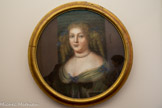 <center>Le château de Grignan.</center>Portrait de Madame de Sévigné.