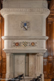 <center>La galerie.</center>Blasons des seigneurs de Grignan surmontés de celui de la grand-mère maternelle de Marie Fontaine, Theodora van Heerdt.