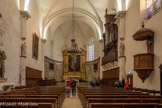 <center>La collégiale Saint-Sauveur. </center>Cet édifice se rattache au gothique méridional tardif avec une nef unique divisée en 4 travées  et un chevet pentagonal. Le chevet formant la 4ème travée sert de sanctuaire. La 3ème travée sert de chœur, les deux autres forment la nef. Les voûtes sur doubleau et croisée d'ogives, les fenêtres à remplage ainsi que les deux tours carrées appartiennent également à cette époque. Le retable du maître-autel et l'orgue datent pour leur part du XVIIe siècle. Dans le chœur, sur le mur de gauche « Déposition de croix », signé Louis Candide Boulanger, cadeau de l'empereur Napoléon III. La longueur de l’édifice est de 40,39 m, la largeur de 12,35 m et la hauteur sous clef de voûte est de 17,02 m