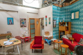 <center>Un studio.</center>