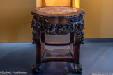 <center>Petite table à encens xiangji</center>Chine
Fin dynastie Qing (1644-1911) - République (1912- 1949), fin XIXe- début XXe siècle Bois de Hongmu, marbre.
Don Théodore Zarifi (collection Nicolas Zarifi), 1943. Fonds Musée Cantini
Marseille, Château Borély - Musée des Arts décoratifs, de la Faïence et de la Mode.