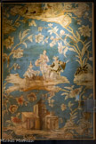 <center>Trois panneaux à décor de chinoiseries.</center>Seconde moitié du XVIIIe siècle Impression et huile sur toile.
Bourg-Saint-Andéol, Musée du Palais des Evêques. Anciennes collections de l'hôtel de Vinsobres.
Sur un fond bleu caractéristique des décors représentant des scènes asiatiques, des personnages chinois inspirés des figures de Jean-Baptiste Pillement s'épanouissent dans de grands ramages de fleurs exotiques. Ce type de parements, dont la mode fut parallèle à celle des toiles et des papiers- peints, connut un succès considérable en Provence notamment grâce à la manufacture de l’Arsenal de Marseille qui en diffusa de nombreux modèle.