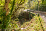 <center>Rochecolombe</center>Le chemin pour se rendre à pieds à la cascade enjambe le ruisseau de Vendoule par un petit pont.