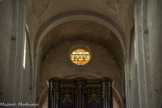 <center>Eglise Saint Andéol. </center> La nef est couverte d´un berceau plein cintre renforcé de doubleaux qui retombent sur de minces pilastres dont l'imposte est simplement chanfreinée.