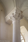 <center> Lussan.</center>Les colonnes cannelées de la nef sont  à chapiteaux corynthiens.