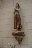 <center> Lussan.</center> L'église Saint Pierre. Statue de Jeanne d'Arc.