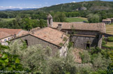 <center>Viviers</center>Notre-Dame-du-Rhône. Église paroissiale fondée dans la première moitié du VIe s. par l'évêque Venance qui y est enterré en 544 (église paléochrétienne). À la fin du VIIe s., installation d'un couvent de bénédictines, détruit par les Sarrasins en 727. Église à nouveau ruinée en 1567 lors des guerres de Religion. Le 13 novembre 1624, délibérations consulaire et capitulaire autorisant les religieuses dominicaines de Sainte-Catherine-de-Sienne à fonder un monastère à Notre-Dame-du-Rhône. En 1732, sur les conseils de l'évêque, les religieuses font faire des transformations et reconstruire leur église par Jean-Baptiste Franque. Le 30 juin 1734, pose de la première pierre du nouvel édifice construit en dehors de la clôture du couvent; l'église est consacrée le 11 octobre 1739. L'ancienne église est intégrée aux bâtiments conventuels. Saisi comme bien national à la Révolution, l'édifice connaît plusieurs affectations au cours du XIXe s.