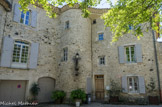 <center>Viviers</center>Le quartier cathédrale, avec les maisons des chanoines du chapitre.