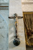 <center>La cathédrale Saint Vincent.</center> Le Christ en Croix en bois polychrome de 1609.