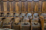 <center>La cathédrale Saint Vincent.</center> Les stalles en bois de noyer du XVIIe siècle.