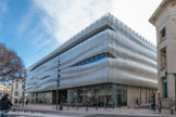 Le Musée de la Romanité a ouvert le 2 juin 2018. Son architecte est Elizabeth de Portzamparc. La façade carrée constituée de milliers de lames de verre sérigraphié rappelle le drapé d'une toge ou une mosaïque.