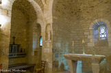 <center>La Chapelle St Sauveur de Truel</center> De même, comme à Saint-André, une niche a été excavée dans le mur occidental du croisillon nord. Les deux croisillons se caractérisent par leur faible élévation; leur voûte en berceau n'est pas plus haute que le cul-de-four de l'abside.
