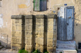 <center>Roquemaure.</center> Emplacement de batardeaux, dispositif contre les crues du Rhône.