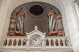 <center>Notre-Dame-de-la-Croix de Ménilmontant </center>L'orgue de tribune est un Cavaillé-Coll et Muller de 1955.