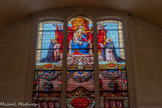 <center>L'église Saint-Joseph des Carmes</center>La Vierge donnant le Rosaire à saint Dominique et à sainte Catherine de Sienne. Vitrail de l'atelier Claudius Lavergne, 1863